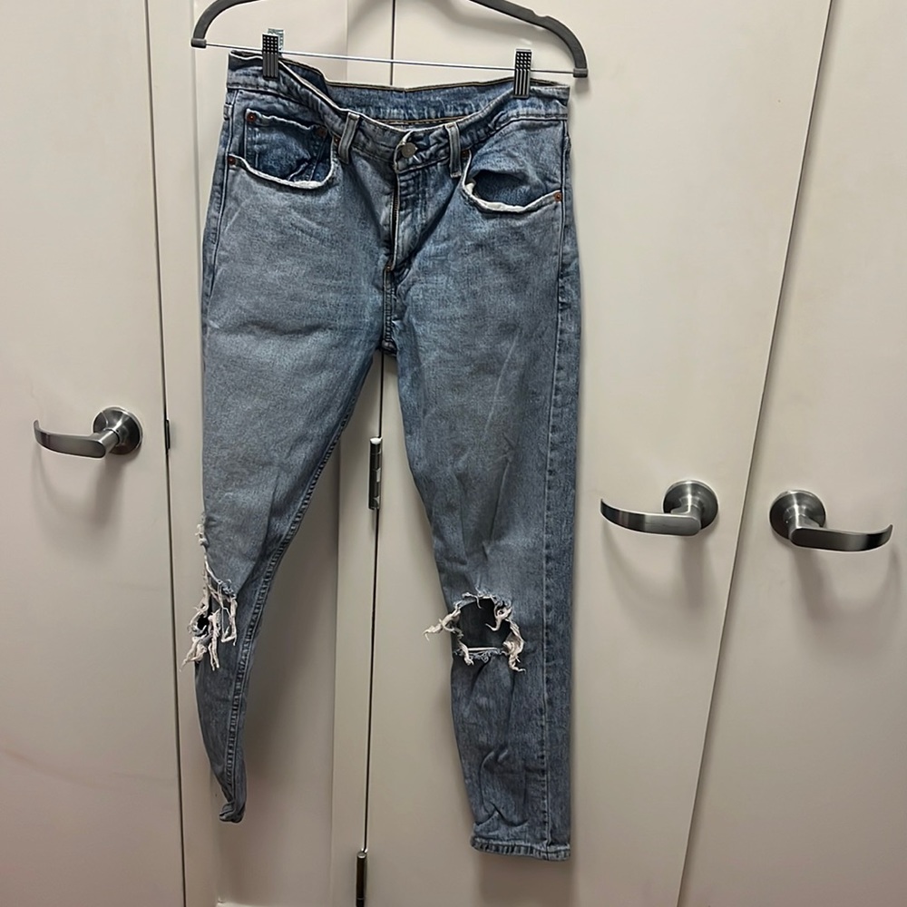 Levi 512s w/ knee holes